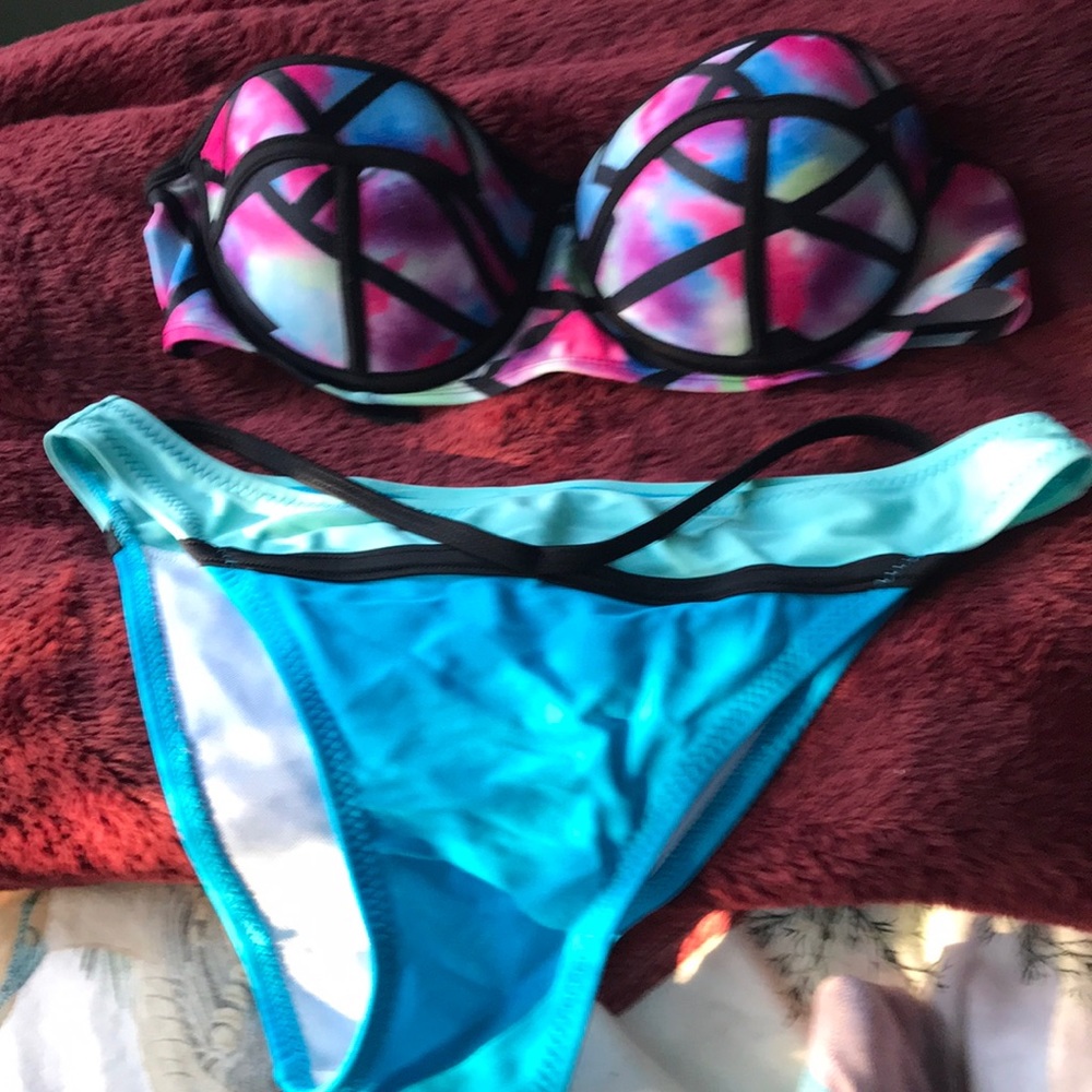 Multi colored matching suit